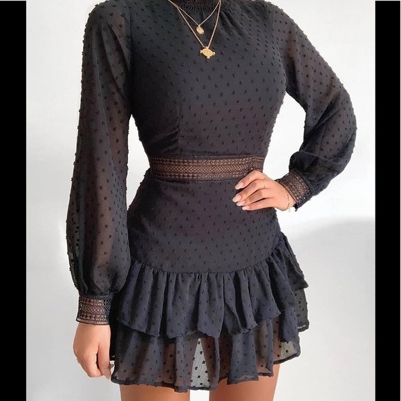 Black lace fluffy dress - Picture 1 of 4